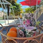 Les Chenes Rouges Bed and Breakfast Veyrines-de-Domme