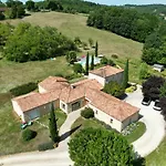 Les Chenes Rouges Panzió 4*