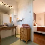 Les Chenes Rouges Panzió 4*
