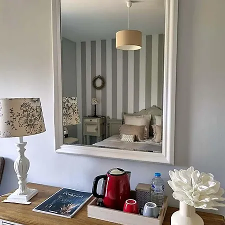 Les Chenes Rouges Bed & Breakfast 4*