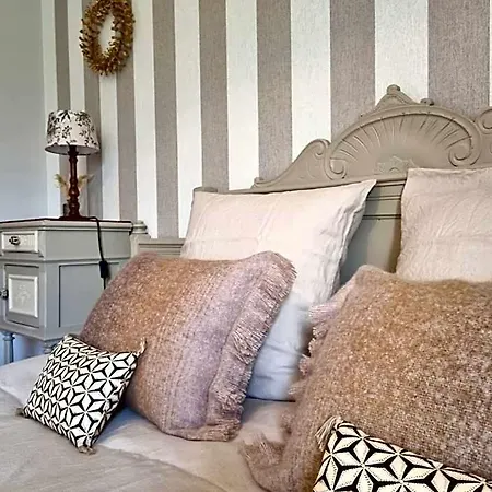 Les Chenes Rouges Bed & Breakfast