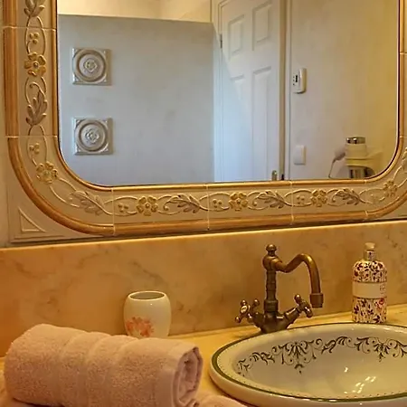 Les Chenes Rouges Bed & Breakfast 4*