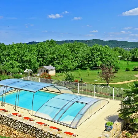 Les Chenes Rouges Bed & Breakfast 4*