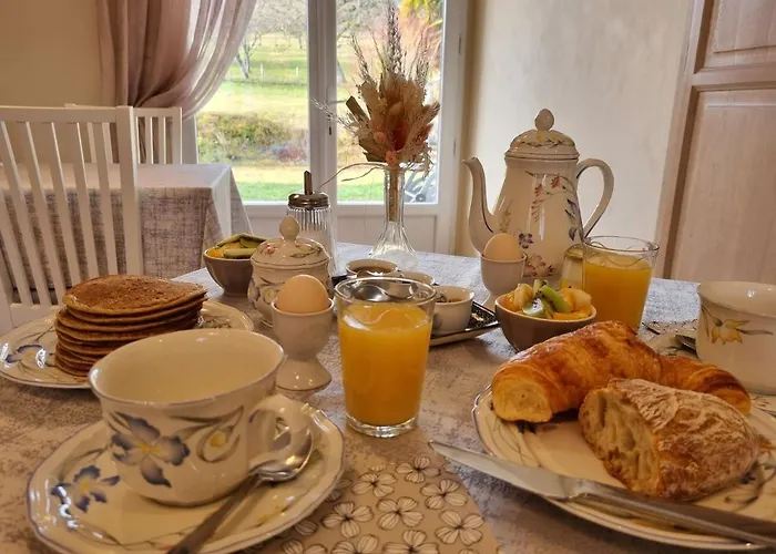 Les Chenes Rouges Bed & Breakfast