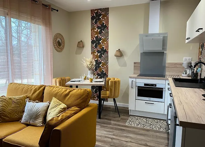 Les Chenes Rouges Bed & Breakfast 4*